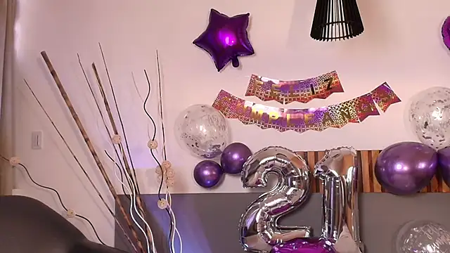 Snapshot of SagiraBelle chatting on 11/29/25, 06:22 SagiraBelle online show from 11/29/25, 06:22