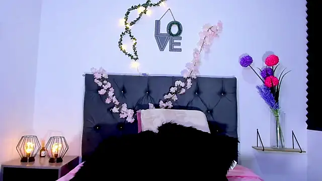 SagiraBelle online show from 01/06/26, 04:32