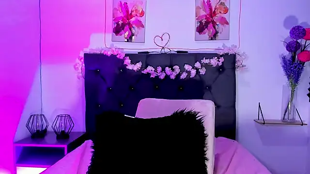 SagiraBelle online show from 04/18/26, 07:58