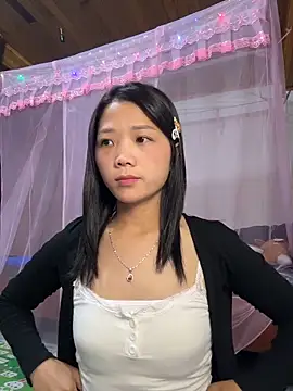 thaoyeuuu online show from 10/28/25, 07:34