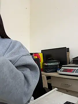 thaoyeuuu online show from 12/15/25, 06:39