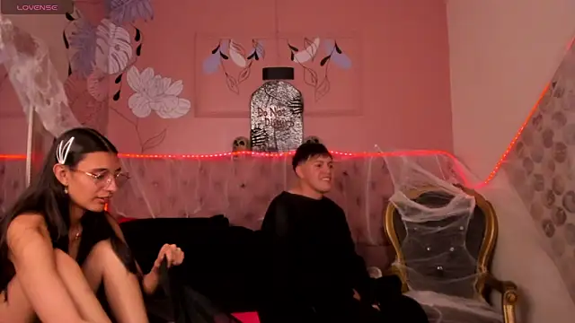 Ethan N Abby online show from 10/10/25, 07:57