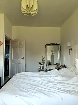 AlyssaAngell online show from 11/25/25, 11:10