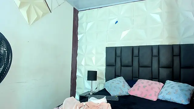 BustyGlow online show from 09/13/25, 10:48