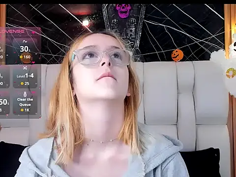 kristal joi dl online show from 10/29/25, 12:18