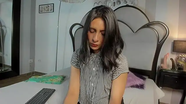 MiaAmore  online show from 03/28/26, 07:13