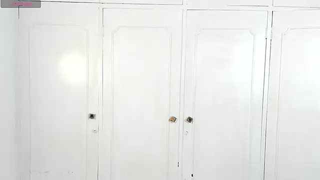 Snapshot of zarek_lux chatting on 01/16/26, 01:37 zarek lux online show from 01/16/26, 01:37