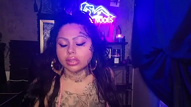 chicanachic13 online show from 02/15/26, 08:13