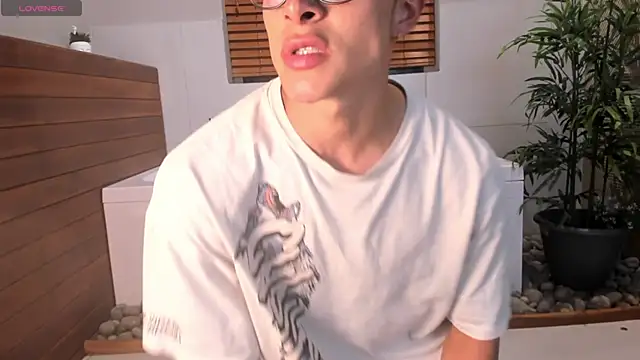 AustinJones  online show from 10/16/25, 08:21