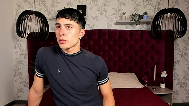 AustinJones  online show from 03/25/26, 07:20