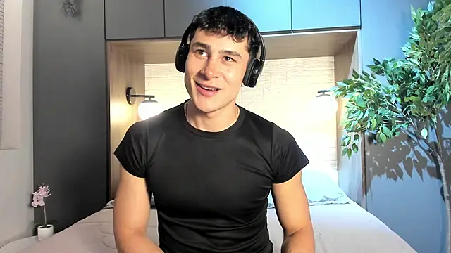 AustinJones  online show from 04/04/26, 07:22