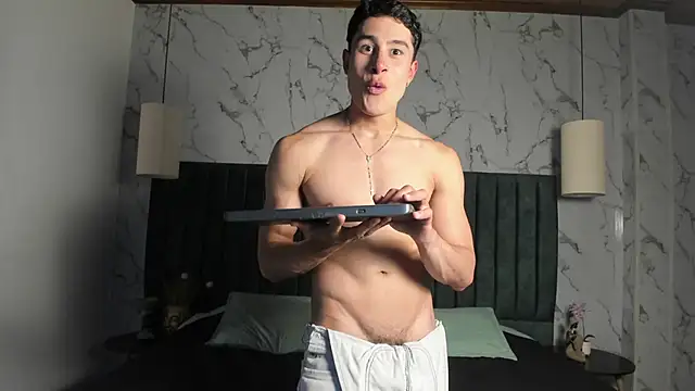 AustinJones  online show from 04/20/26, 08:32