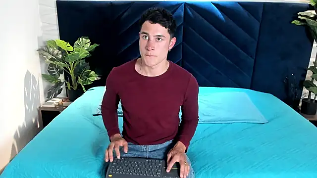 Snapshot of AustinJones_ chatting on 05/22/26, 07:41 AustinJones online show from 05/22/26, 07:41
