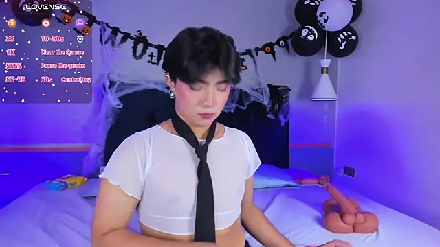 Creamy Angelo online show from 10/21/25, 08:53