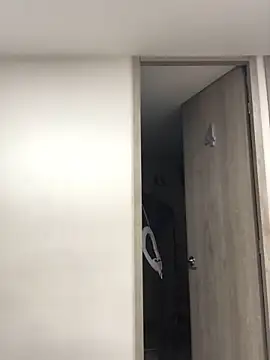 Miia Parker online show from 12/17/25, 12:55