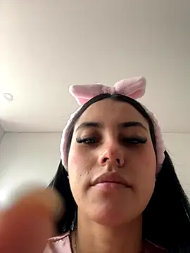 Victoria alson online show from 11/03/25, 02:51