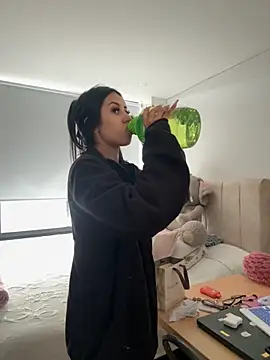 Victoria alson online show from 11/22/25, 01:54