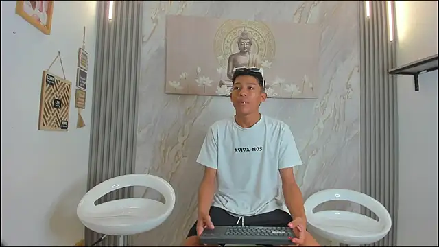 BEAUTY BOYS1 online show from 01/10/26, 07:21