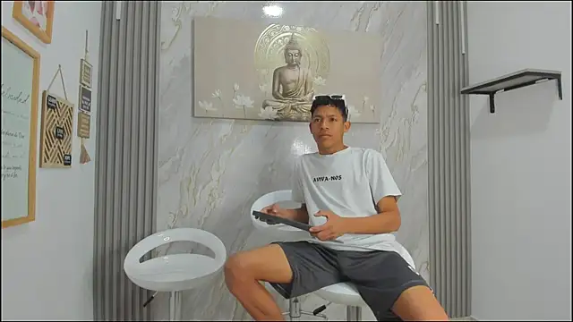 BEAUTY BOYS1 online show from 01/12/26, 07:24