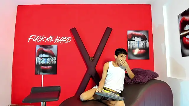 BEAUTY BOYS1 online show from 03/11/26, 07:20