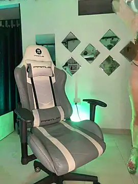 Snapshot of Bella-kim- chatting on 03/04/26, 03:23 Bella-kim- online show from 03/04/26, 03:23