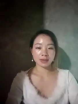 Snapshot of milo123-xx chatting on 10/21/25, 03:51 milo123-xx online show from 10/21/25, 03:51