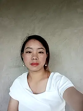 Snapshot of milo123-xx chatting on 10/23/25, 12:21 milo123-xx online show from 10/23/25, 12:21