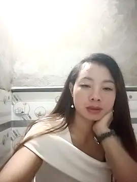 Snapshot of milo123-xx chatting on 10/23/25, 12:48 milo123-xx online show from 10/23/25, 12:48