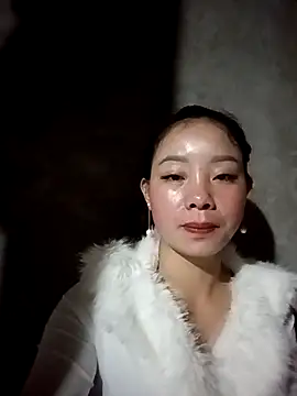 Snapshot of milo123-xx chatting on 10/25/25, 01:02 milo123-xx online show from 10/25/25, 01:02