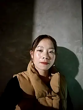 Snapshot of milo123-xx chatting on 11/17/25, 03:12 milo123-xx online show from 11/17/25, 03:12