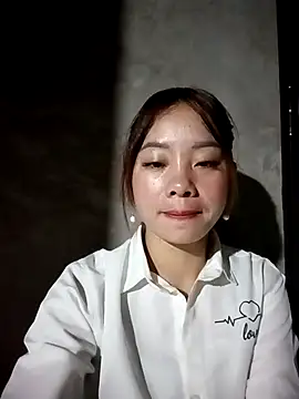 Snapshot of milo123-xx chatting on 11/21/25, 12:32 milo123-xx online show from 11/21/25, 12:32