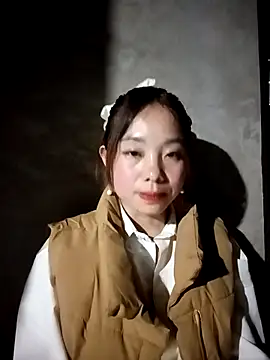 Snapshot of milo123-xx chatting on 11/26/25, 01:23 milo123-xx online show from 11/26/25, 01:23