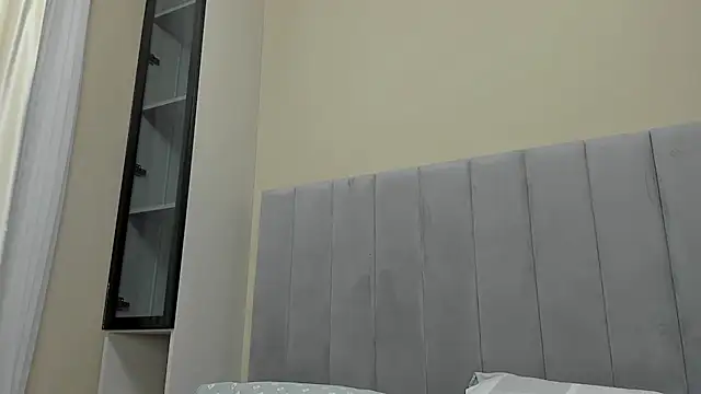 Snapshot of Touch_me chatting on 02/14/25, 05:03 Touch me online show from 02/14/25, 05:03