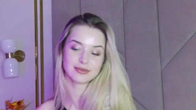 Snapshot of Touch_me chatting on 11/26/25, 05:14 Touch me online show from 11/26/25, 05:14