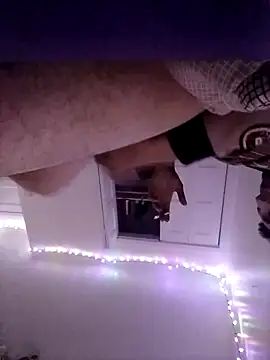 Snapshot of DanBfl chatting on 09/20/25, 07:42 DanBfl online show from 09/20/25, 07:42