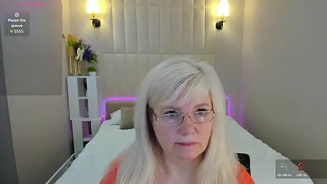 Hella Fabel online show from 06/11/26, 01:05