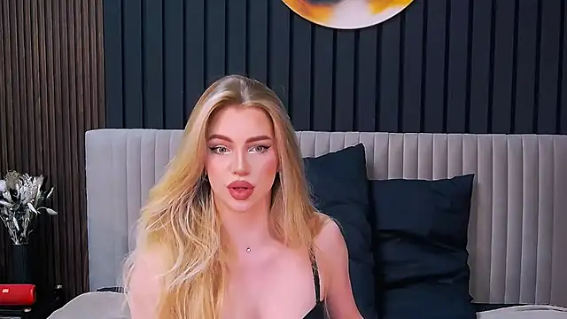 MilanaCeleste online show from 11/30/25, 03:54