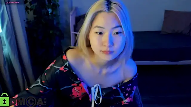 Snapshot of Aisi_18 chatting on 10/06/25, 07:17 Aisi 18 online show from 10/06/25, 07:17