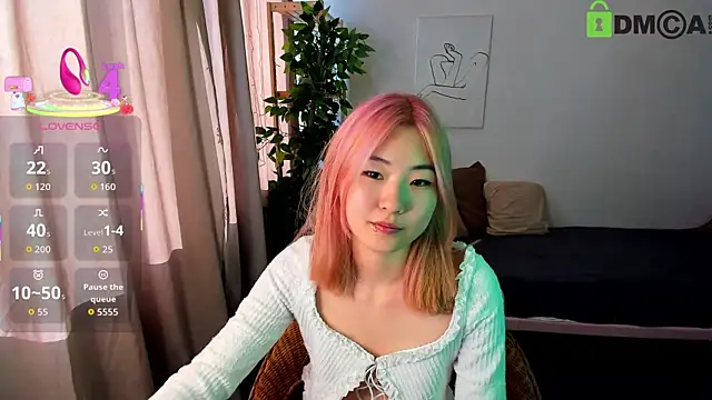 Snapshot of Aisi_18 chatting on 10/14/25, 09:32 Aisi 18 online show from 10/14/25, 09:32