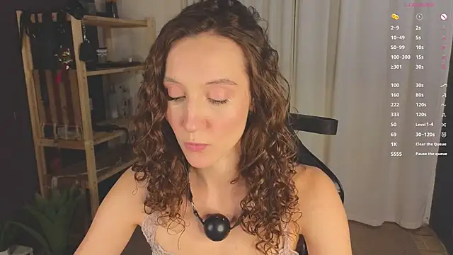 laracroftmansion online show from 10/02/25, 07:10