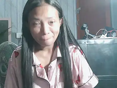 Snapshot of pinayhotii chatting on 11/16/25, 09:20 pinayhotii online show from 11/16/25, 09:20