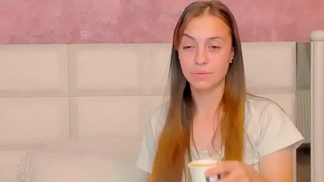 MillieTinny online show from 10/06/25, 03:04