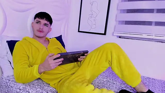 Snapshot of LiamMuller chatting on 10/07/25, 11:51 LiamMuller online show from 10/07/25, 11:51