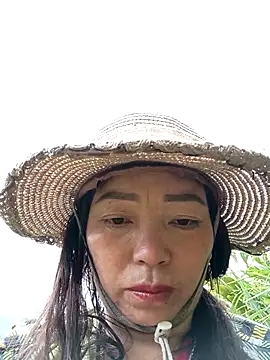 Snapshot of _Helala_ chatting on 09/12/25, 04:01 Helala online show from 09/12/25, 04:01