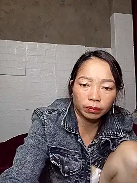 Snapshot of _Helala_ chatting on 09/30/25, 10:20 Helala online show from 09/30/25, 10:20