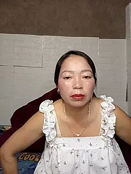 Snapshot of _Helala_ chatting on 10/02/25, 02:57 Helala online show from 10/02/25, 02:57