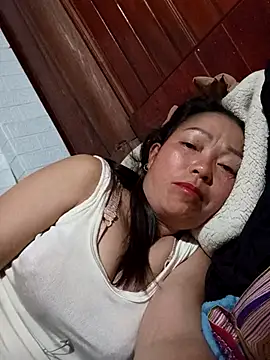 Snapshot of _Helala_ chatting on 10/10/25, 10:09 Helala online show from 10/10/25, 10:09