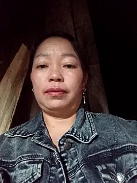 Snapshot of _Helala_ chatting on 10/15/25, 12:38 Helala online show from 10/15/25, 12:38