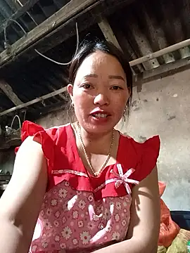 Snapshot of _Helala_ chatting on 10/23/25, 05:51 Helala online show from 10/23/25, 05:51