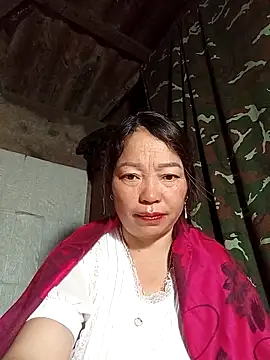 Snapshot of _Helala_ chatting on 11/08/25, 10:52 Helala online show from 11/08/25, 10:52